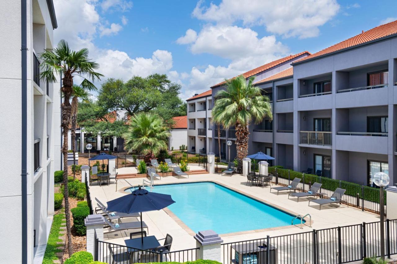 Hotel Courtyard By Marriott San Antonio Downtown Exterior foto